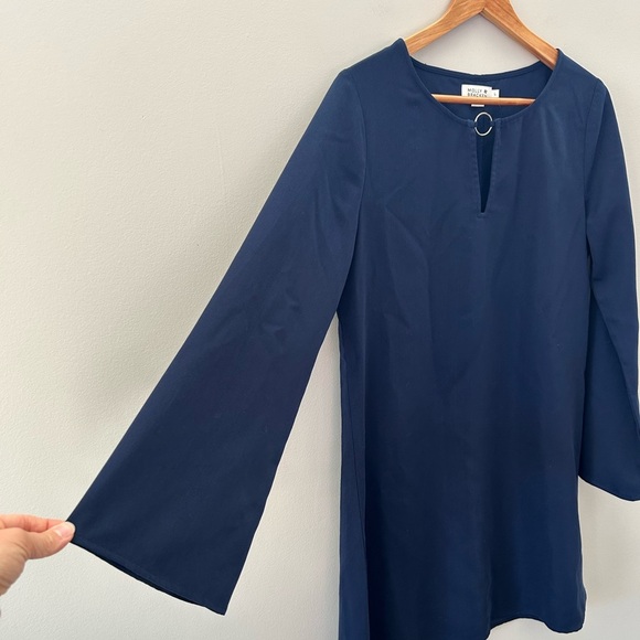 Molly Bracken NWOT Navy Blur V-Neck Cut Out Flare Sleeve A-Line Mini Dress - Picture 5 of 6